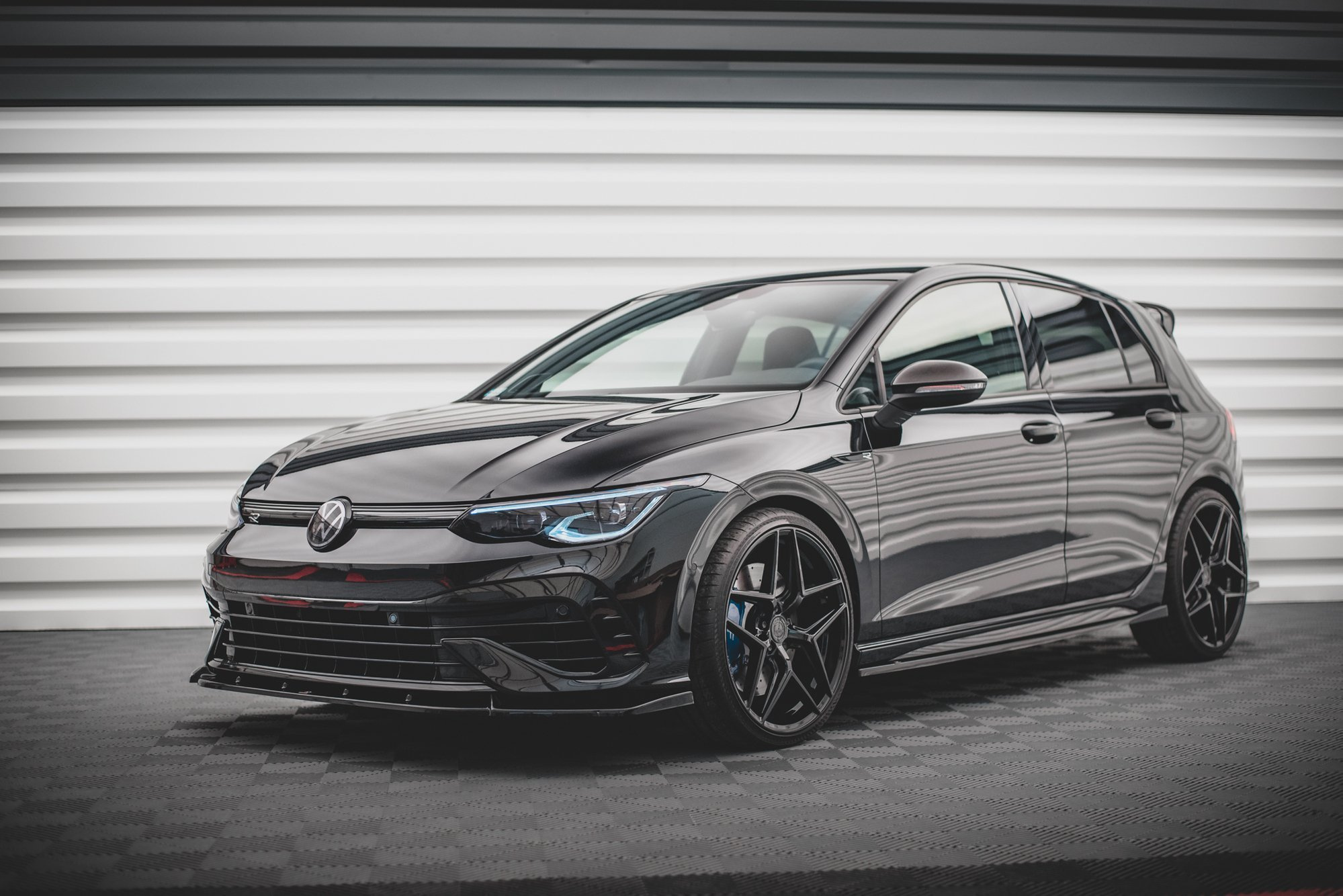Sivuhelmat (V2) Volkswagen Golf R Mk8, Maxton-2