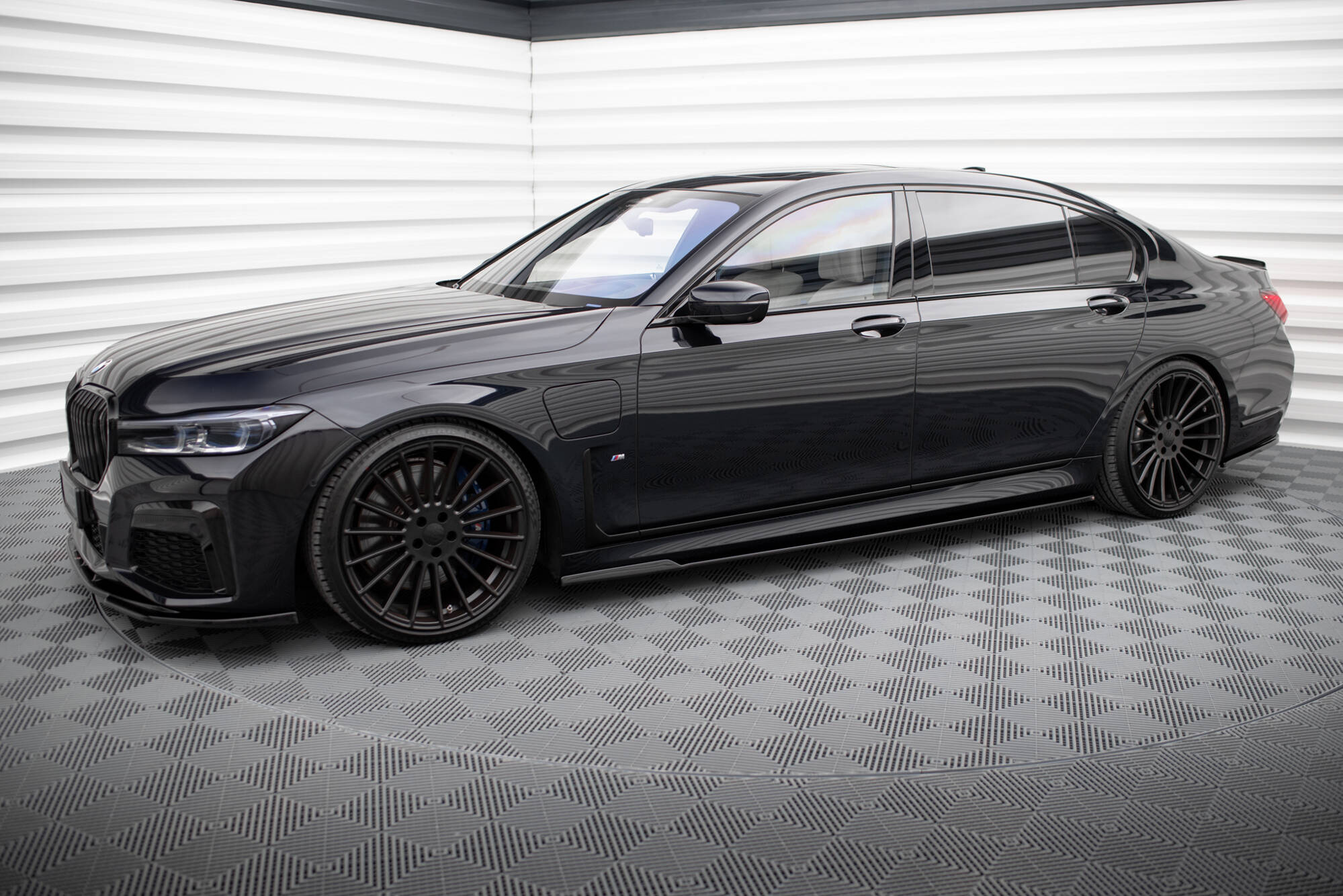 Sivuhelmat (V2) BMW 7 Long M-Pack G12, Maxton-2