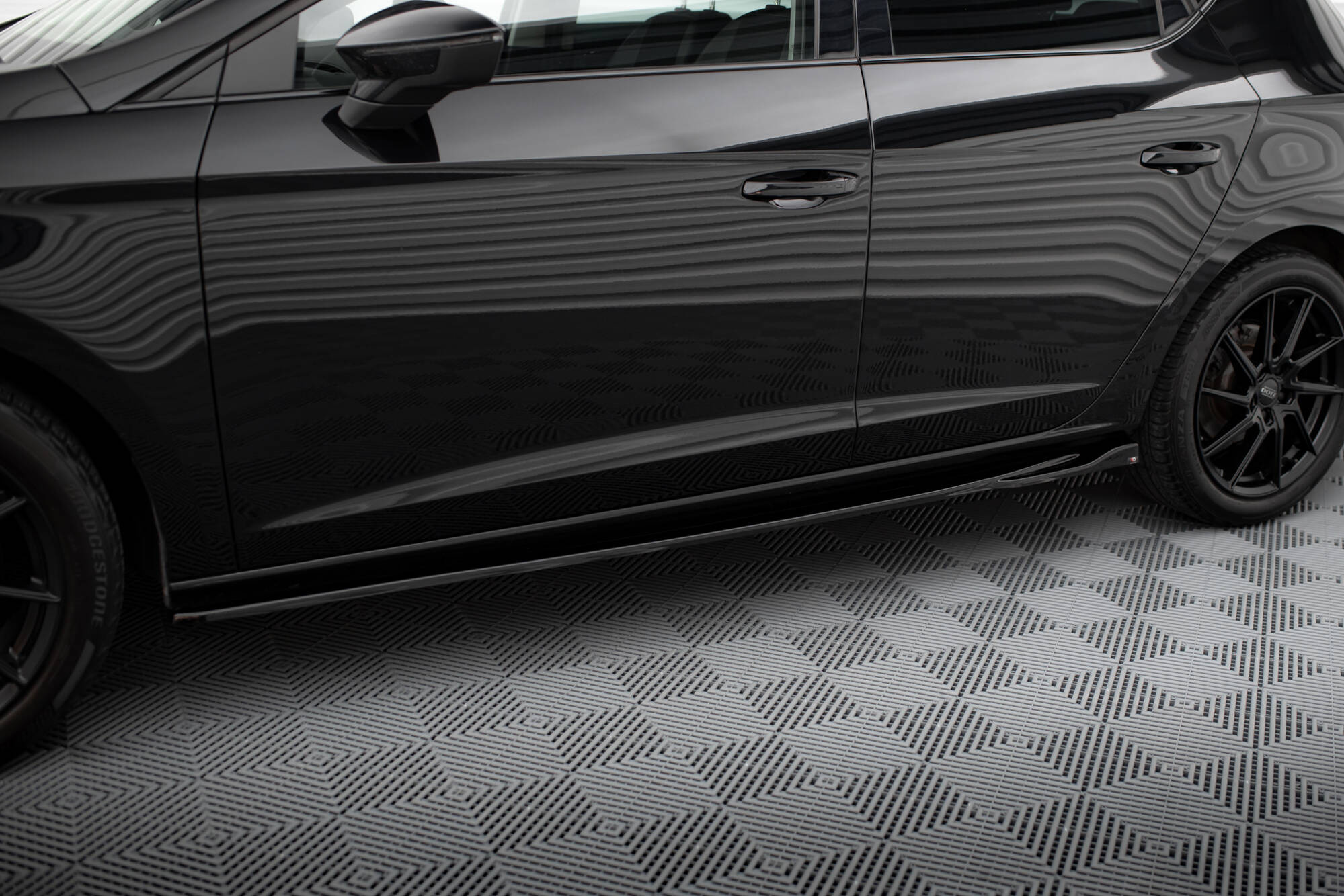 Sivuhelmat (V4) Seat Leon Cupra / FR Mk3 FL, Maxton