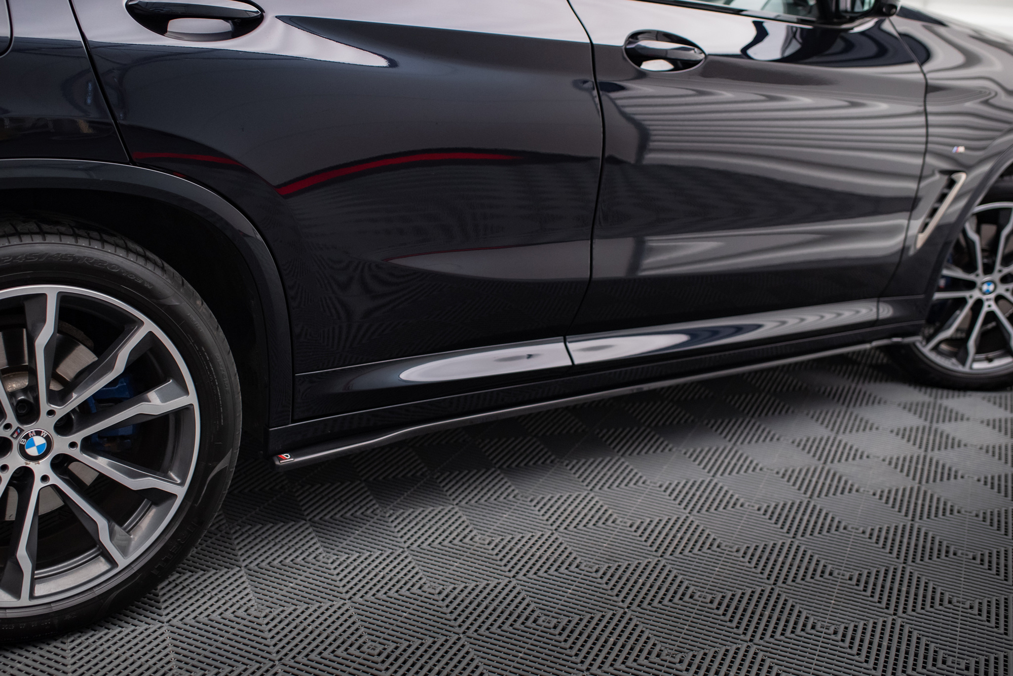 Sivuhelmat BMW X4 M-Pack G02, Maxton-2