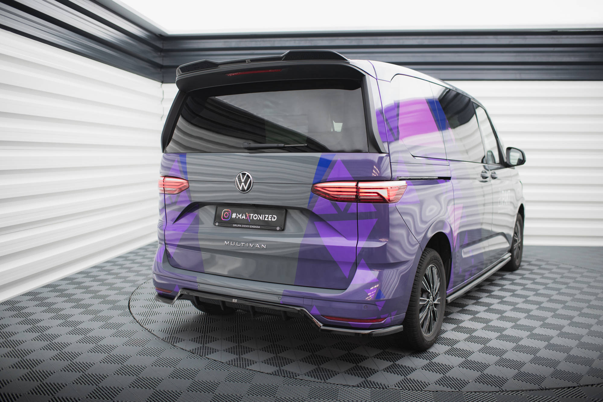 Spoilerilippa 3D Volkswagen Multivan T7, Maxton-4