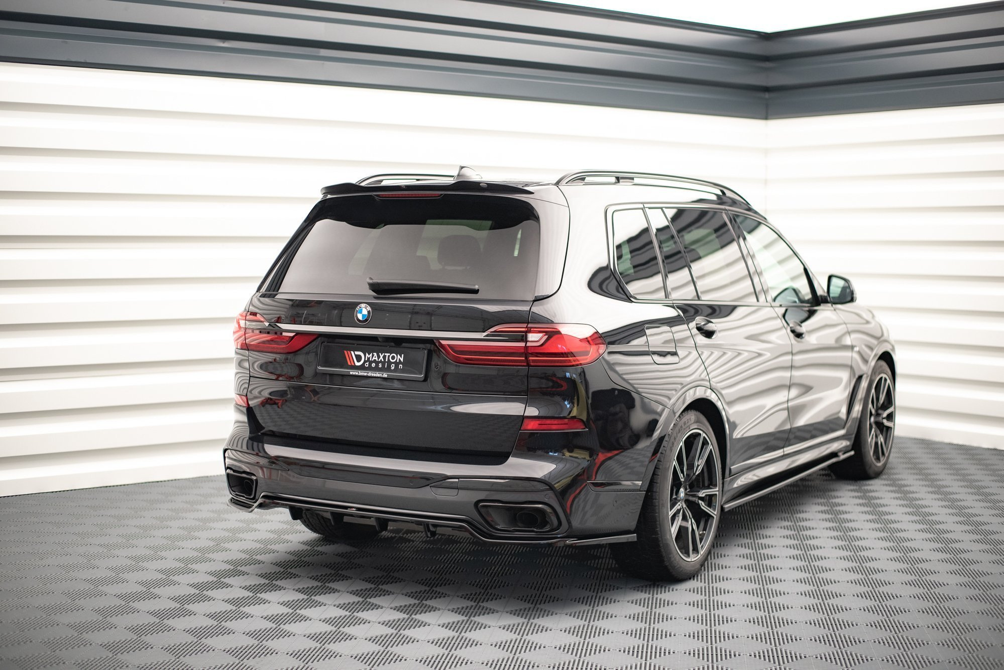 Spoilerilippa BMW X7 M-Pack G07, Maxton-2