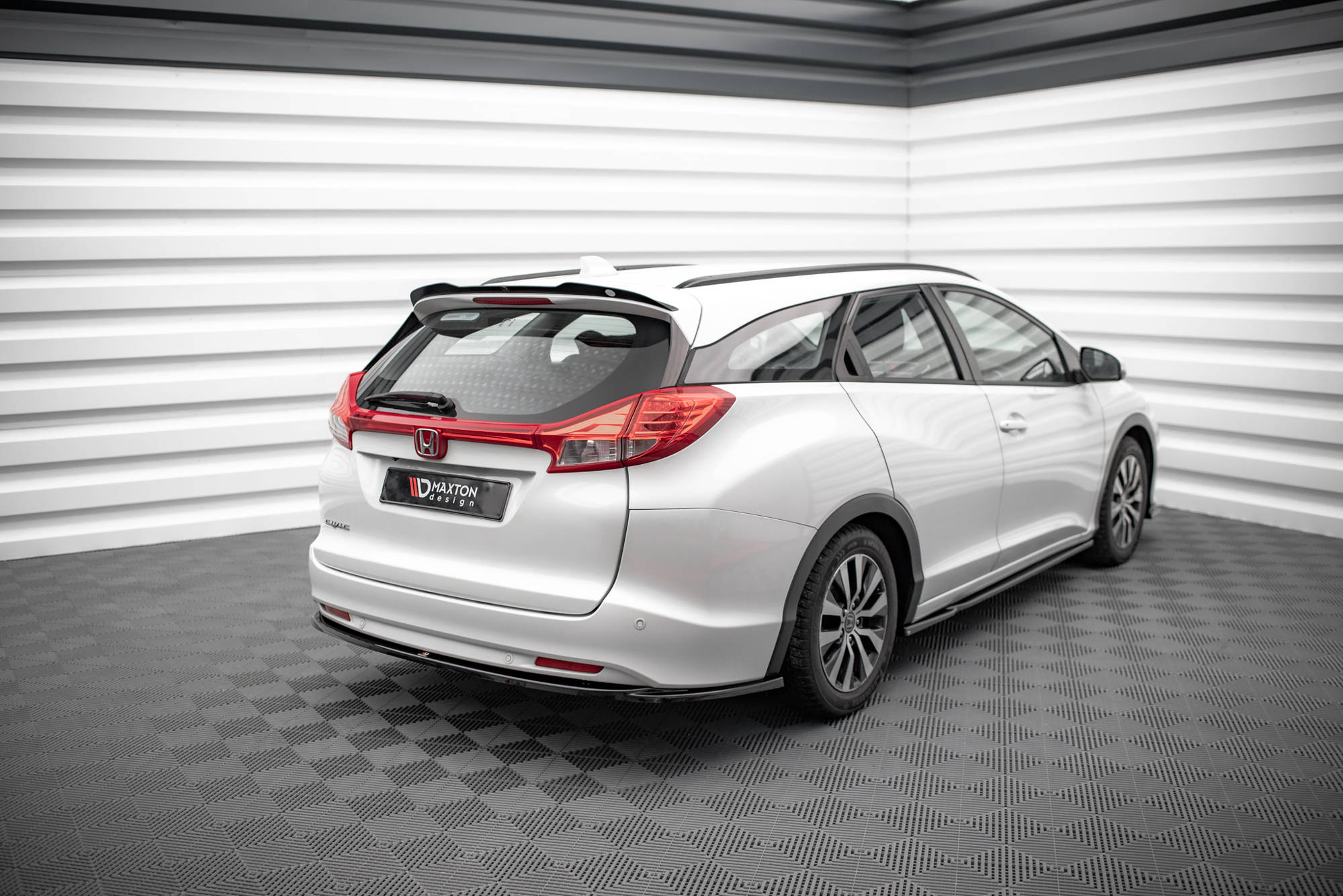 Spoilerilippa Honda Civic Tourer Mk9, Maxton