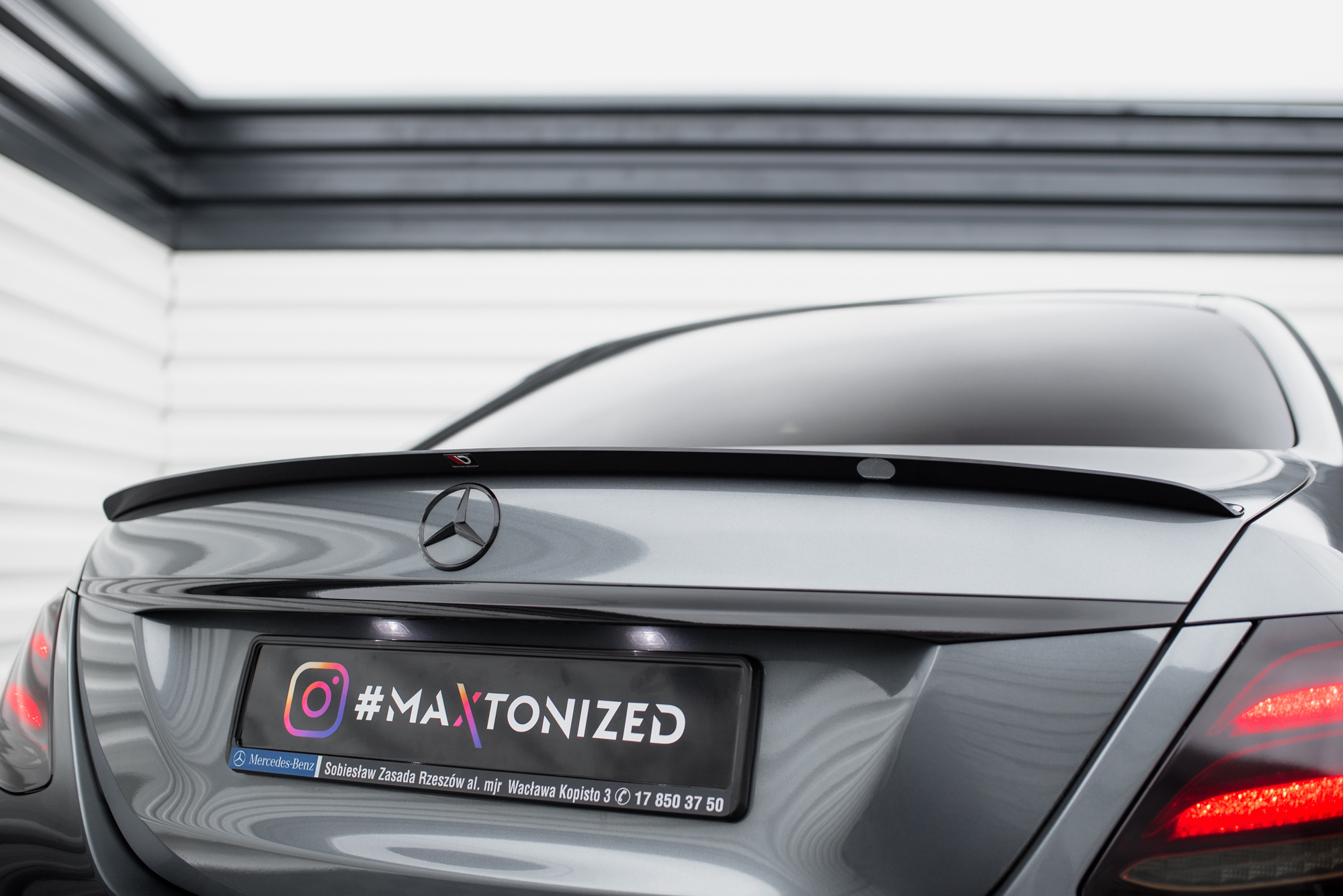 Spoilerilippa Mercedes-Benz E Sedan W213 AMG-Line, Maxton