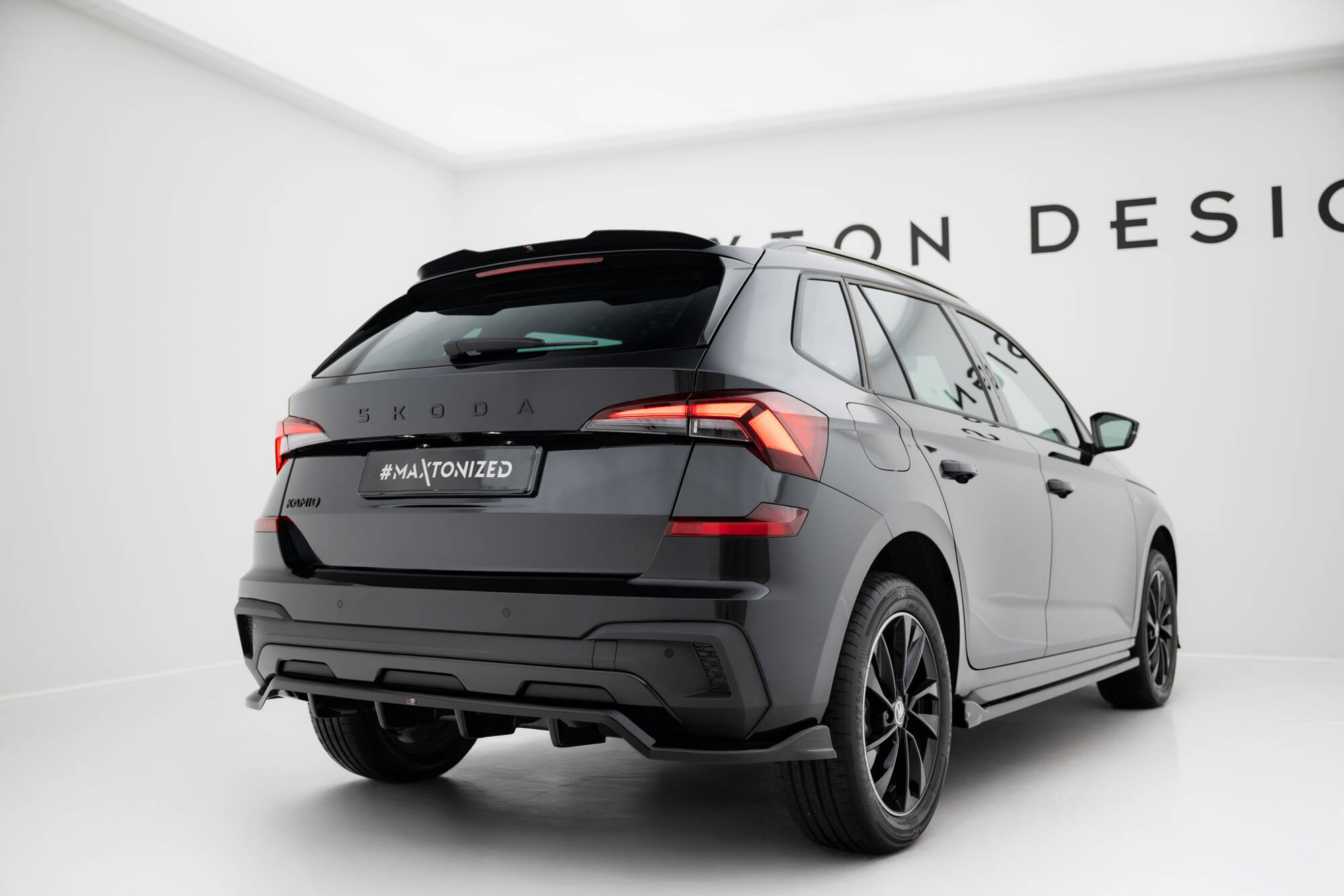 Spoilerilippa Skoda Kamiq Mk1, Maxton-2