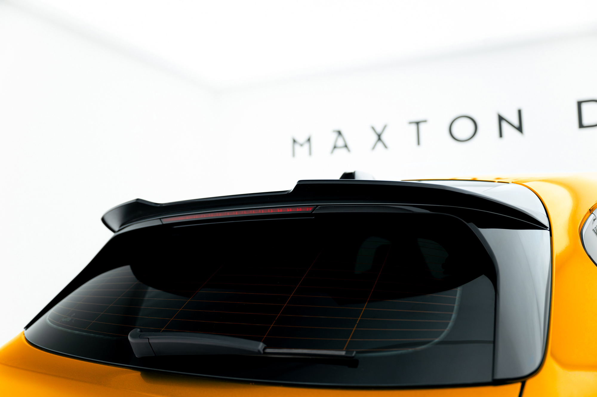 Spoilerilippa (V2) BMW 1 M-Pack F70, Maxton