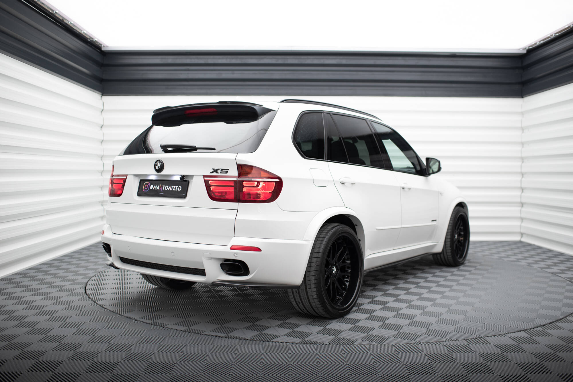 Spoilerilippa BMW X5 E70 Facelift M-pack, Maxton-3