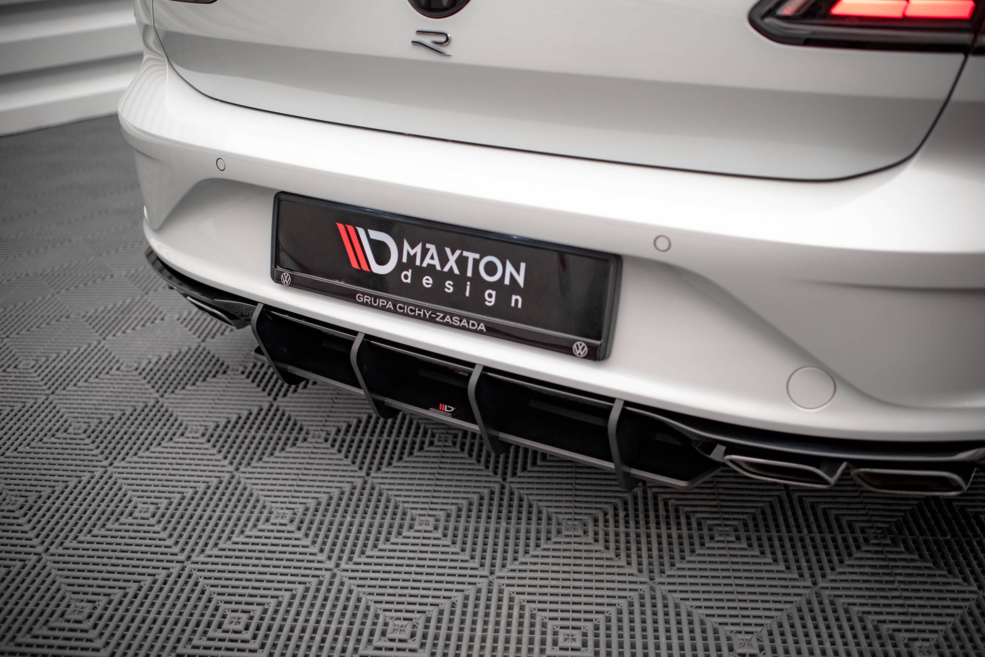 S-Pro Takadiffuusori Volkswagen Arteon R, Maxton-2