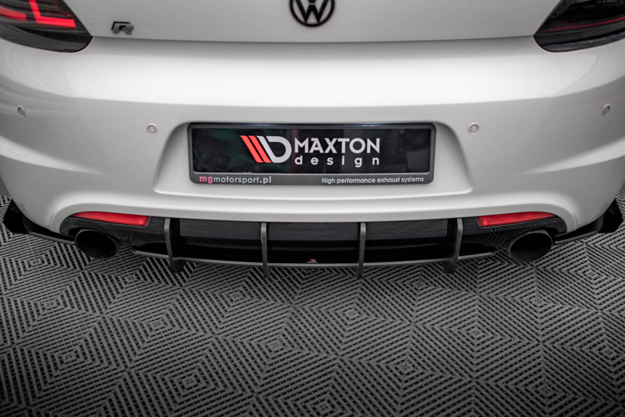 S-Pro Takadiffuusori Volkswagen Scirocco R Mk3, Maxton