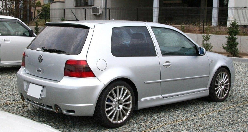 Helmalevikkeet GOLF 4 3 DOOR < R32 LOOK >, Maxton