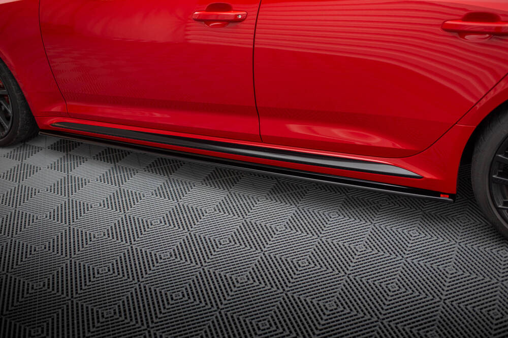 Sivuhelman siivekkeet Audi RS4 B9-2